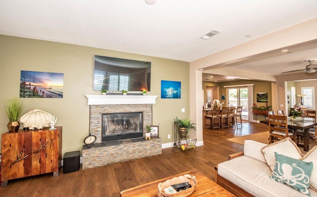 2589 Honeybell Ln, Escondido CA  92027-1847 exterior