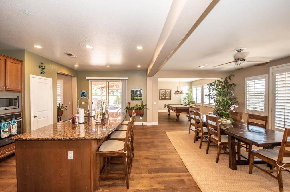 2589 Honeybell Ln, Escondido CA  92027-1847 exterior