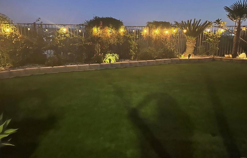 2589 Honeybell Ln, Escondido CA  92027-1847 exterior