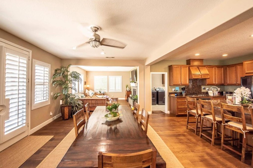 2589 Honeybell Ln, Escondido CA  92027-1847 exterior