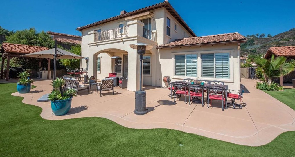 2589 Honeybell Ln, Escondido CA  92027-1847 exterior