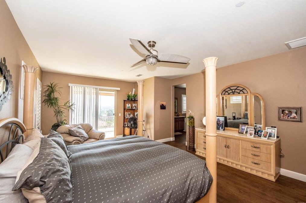 2589 Honeybell Ln, Escondido CA  92027-1847 exterior