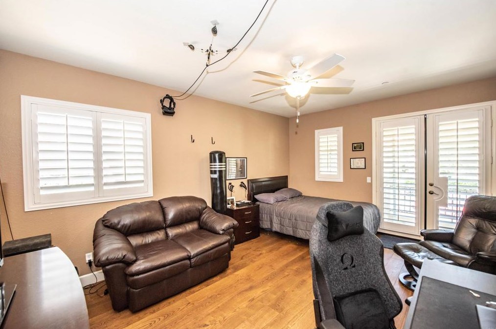 2589 Honeybell Ln, Escondido CA  92027-1847 exterior