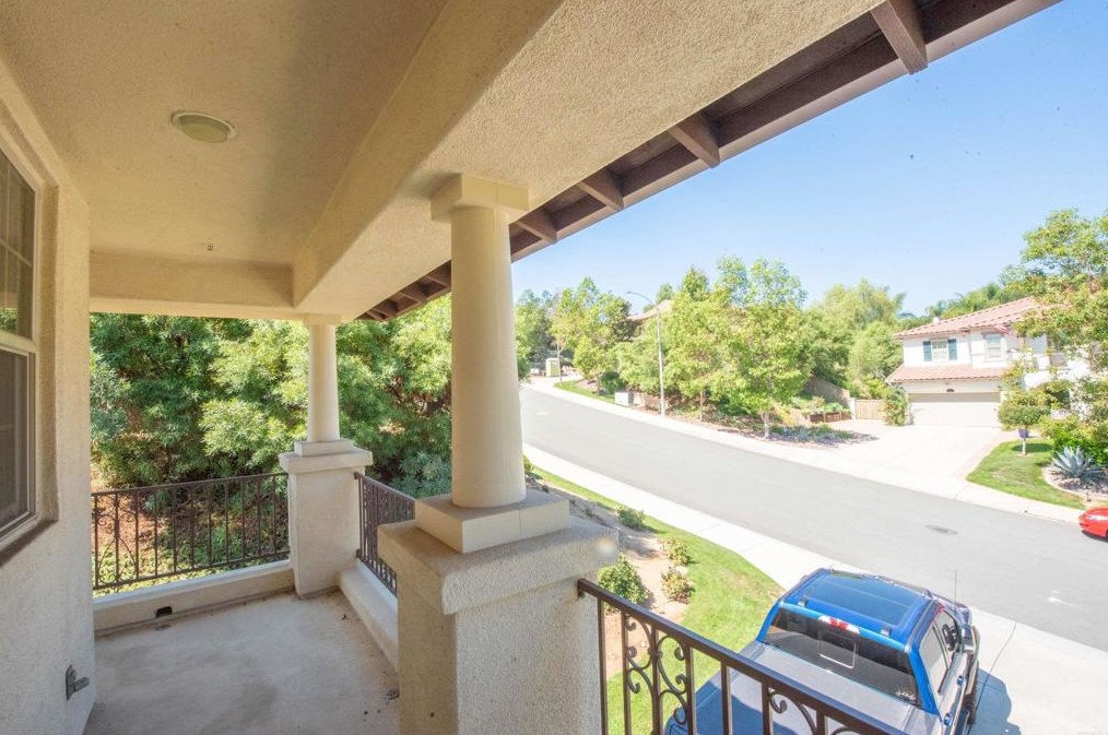 2589 Honeybell Ln, Escondido CA  92027-1847 exterior