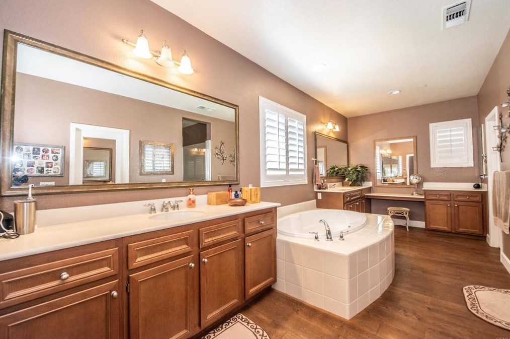 2589 Honeybell Ln, Escondido CA  92027-1847 exterior