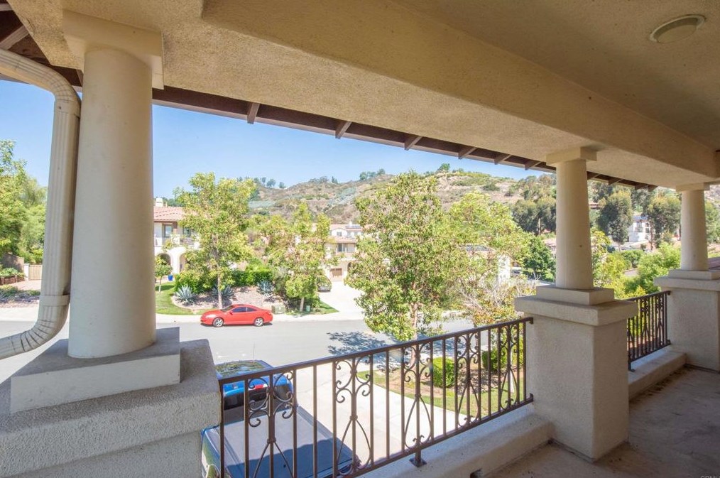 2589 Honeybell Ln, Escondido CA  92027-1847 exterior