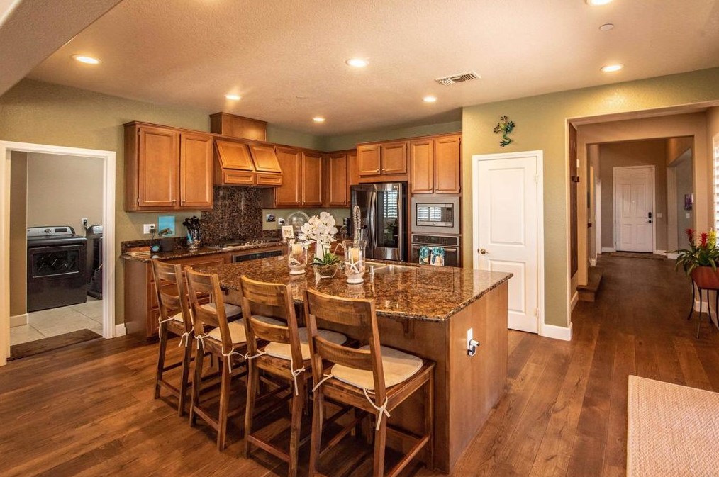 2589 Honeybell Ln, Escondido CA  92027-1847 exterior