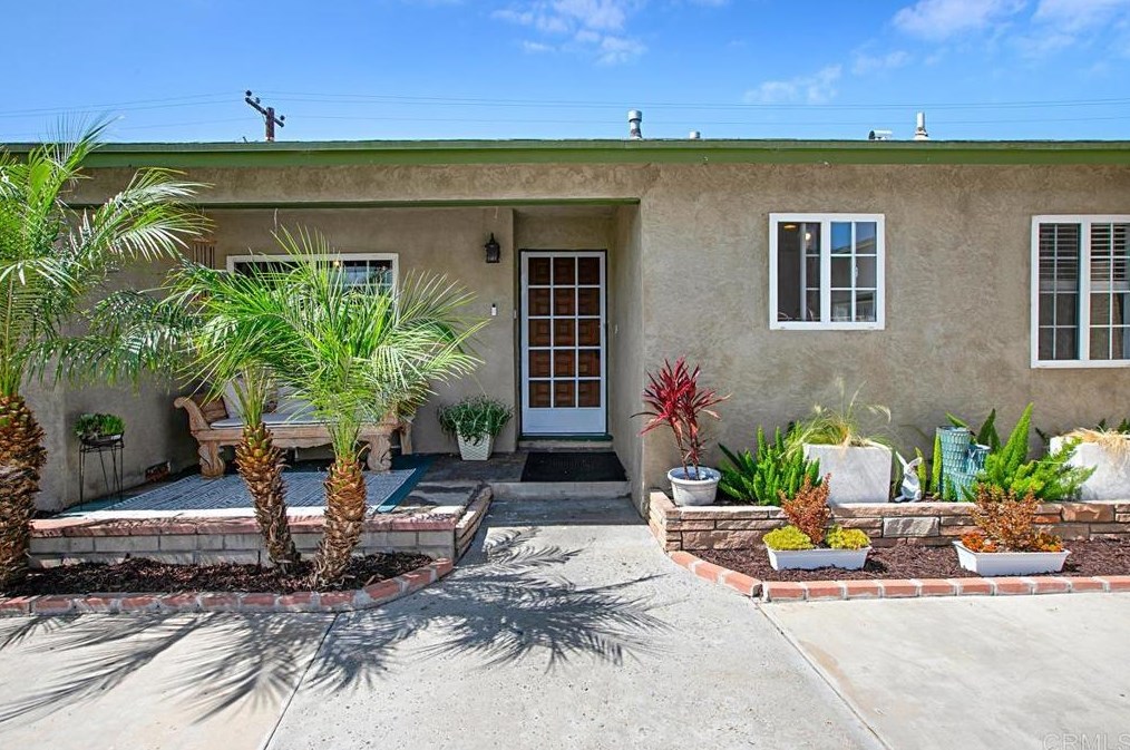 880 Ash Ave, Chula Vista CA 91910-5320 exterior