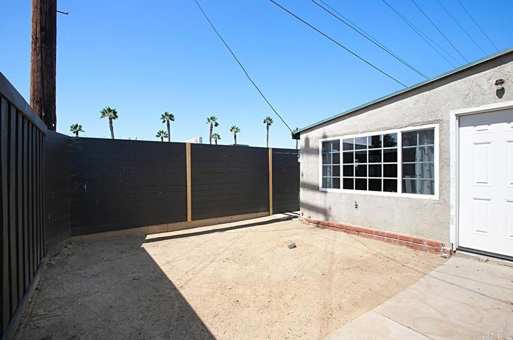 880 Ash Ave, Chula Vista CA 91910-5320 exterior