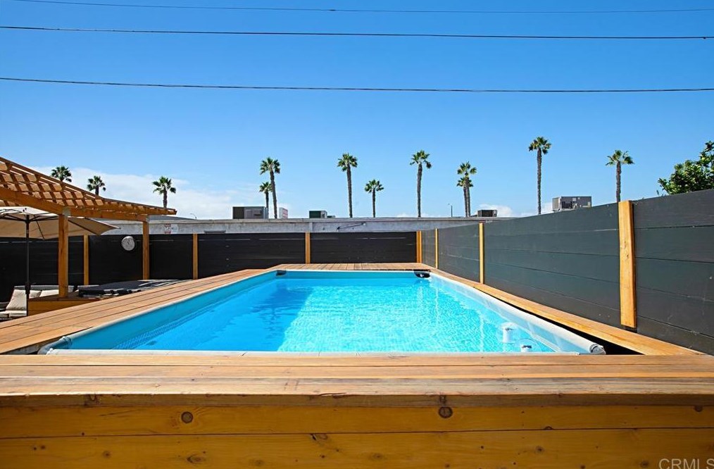 880 Ash Ave, Chula Vista CA 91910-5320 exterior