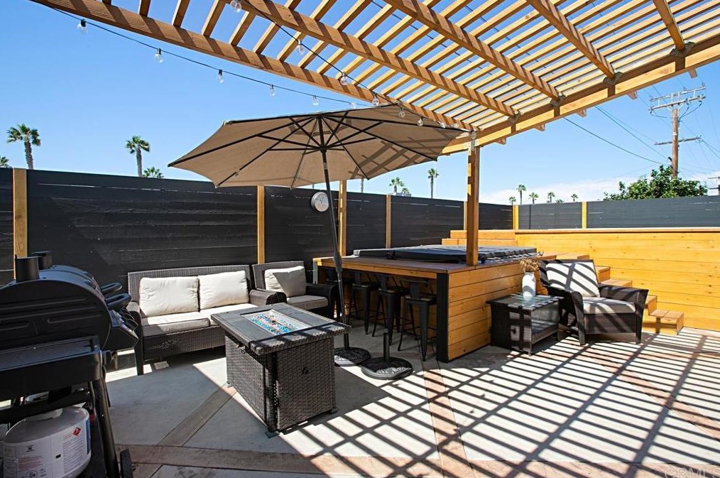 880 Ash Ave, Chula Vista CA 91910-5320 exterior