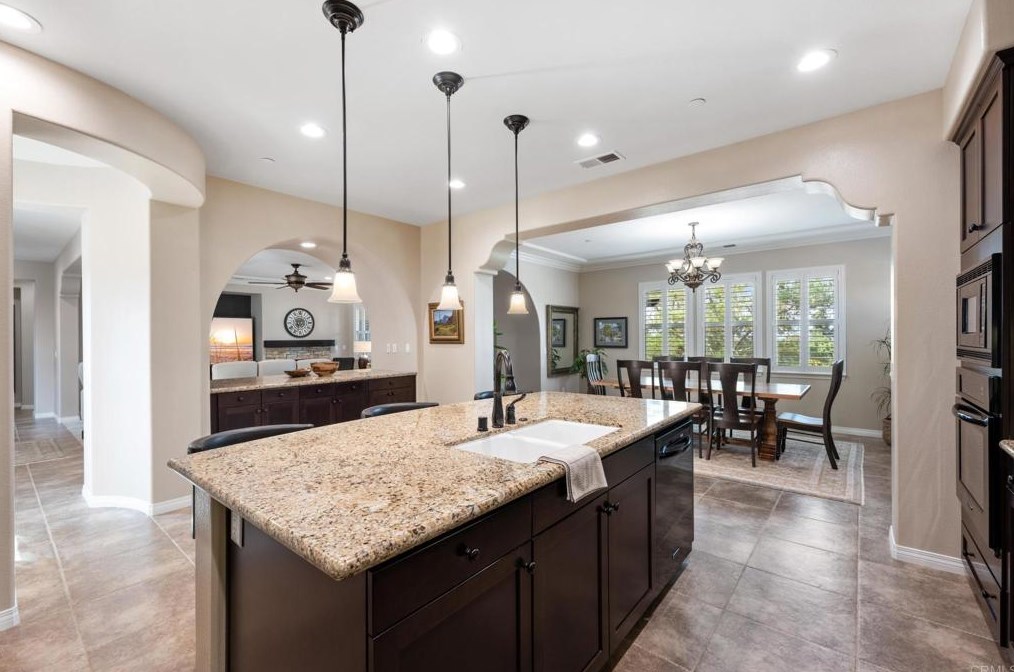 207 Clayton Parkinson Ct, Fallbrook CA  92028-2608 exterior