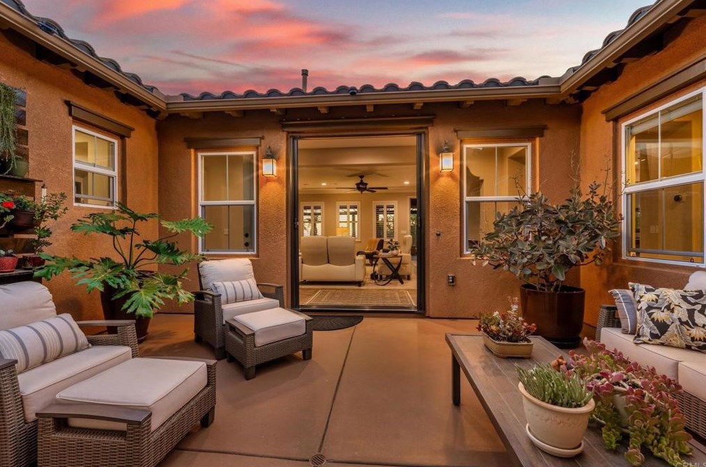 207 Clayton Parkinson Ct, Fallbrook CA  92028-2608 exterior