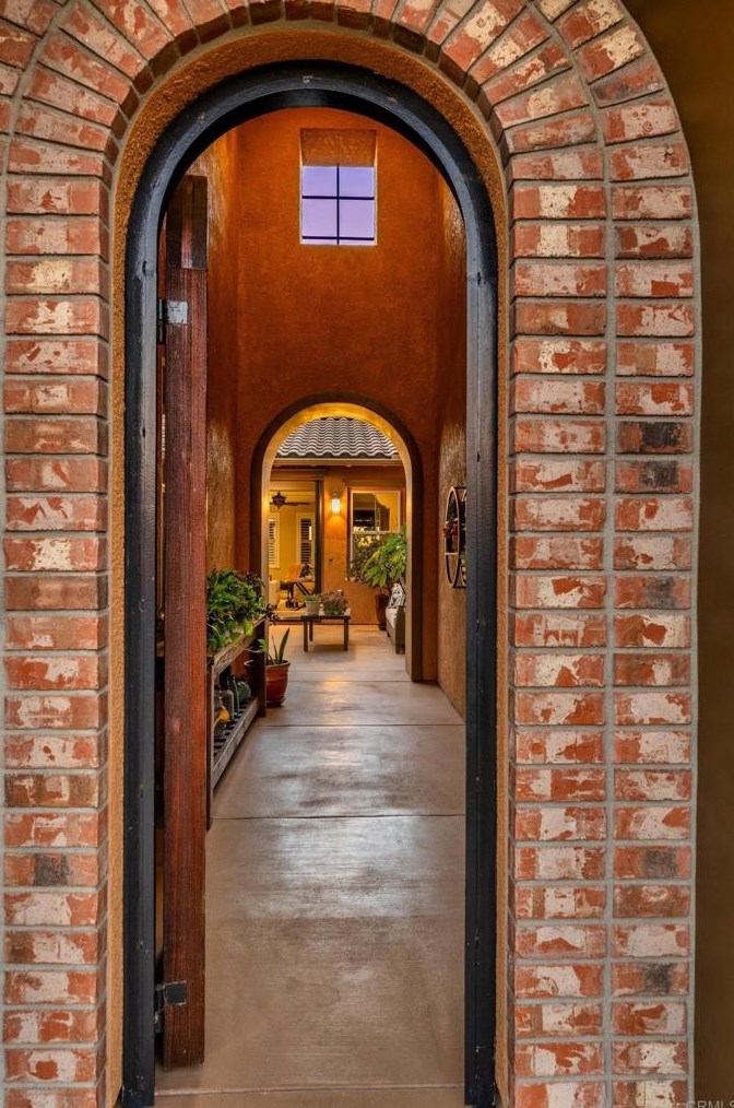 207 Clayton Parkinson Ct, Fallbrook CA  92028-2608 exterior