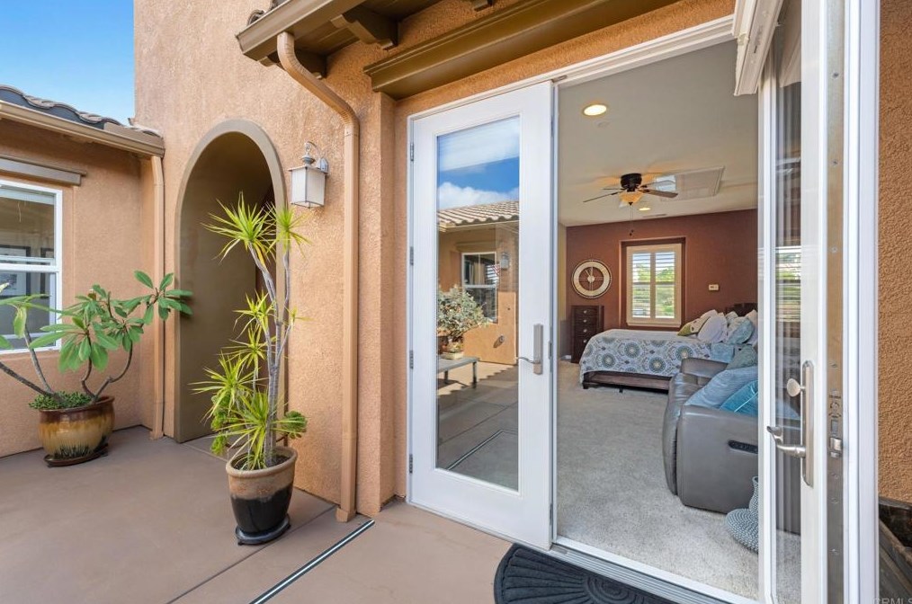 207 Clayton Parkinson Ct, Fallbrook CA  92028-2608 exterior