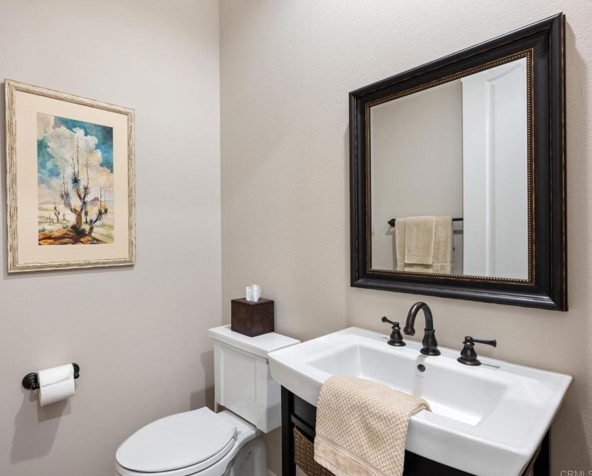 207 Clayton Parkinson Ct, Fallbrook CA  92028-2608 exterior