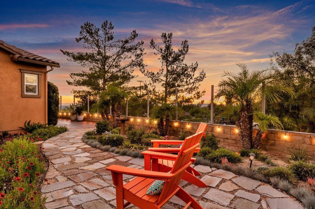 207 Clayton Parkinson Ct, Fallbrook CA  92028-2608 exterior
