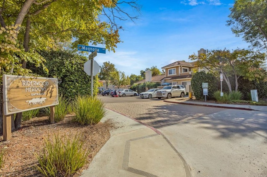 10709 Lisa Meadows Dr, Santee CA  92071-5404 exterior