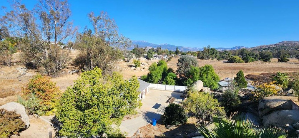 27430 Columbia St, Hemet CA  92544-8162 exterior