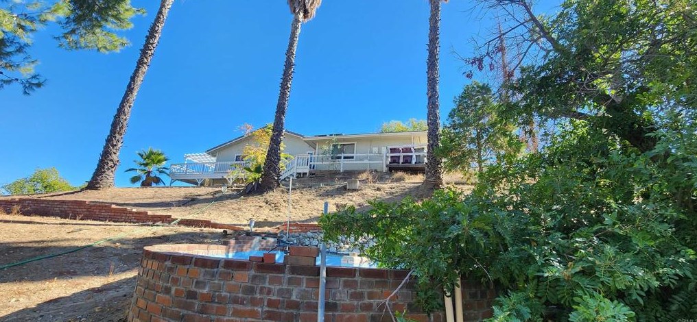 27430 Columbia St, Hemet CA  92544-8162 exterior