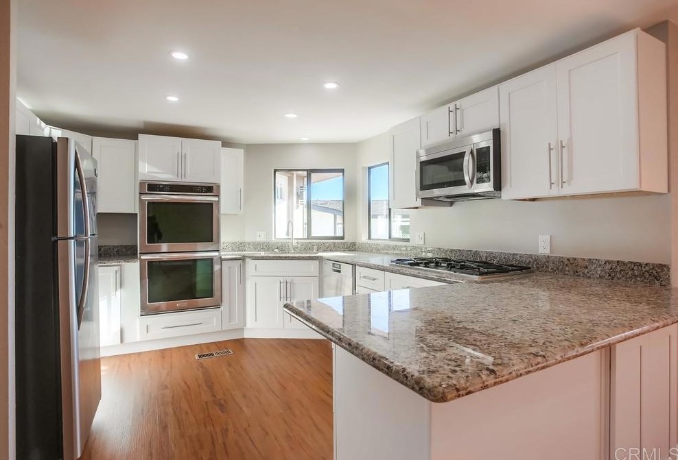 1654 Lotus Gln, Escondido CA  92026-1847 exterior