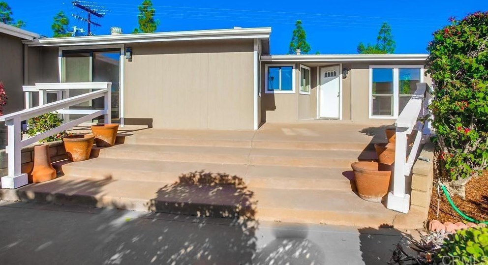 1654 Lotus Gln, Escondido CA  92026-1847 exterior