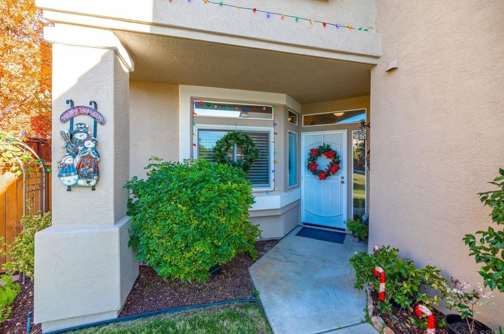 29759 Platanus Dr, Escondido, CA 92026