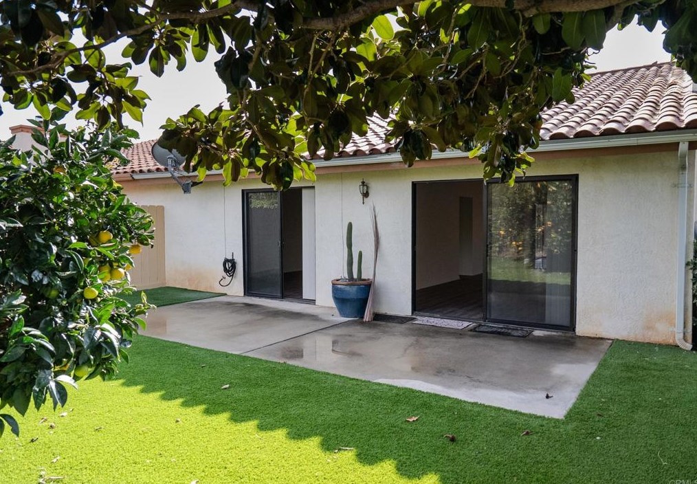 1138 Crescent Ridge Rd, Fallbrook CA  92028-3658 exterior