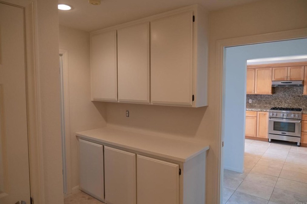 1138 Crescent Ridge Rd, Fallbrook CA  92028-3658 exterior