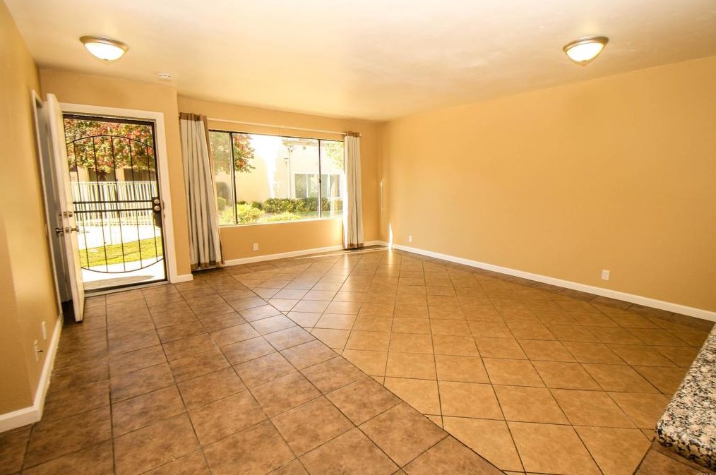 1309 Latham Ave, Hemet CA  92543-3853 exterior