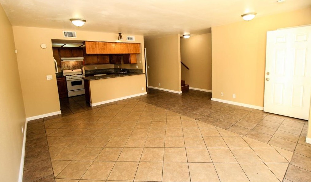 1309 Latham Ave, Hemet CA  92543-3853 exterior