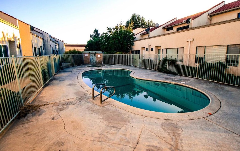 1309 Latham Ave, Hemet CA  92543-3853 exterior