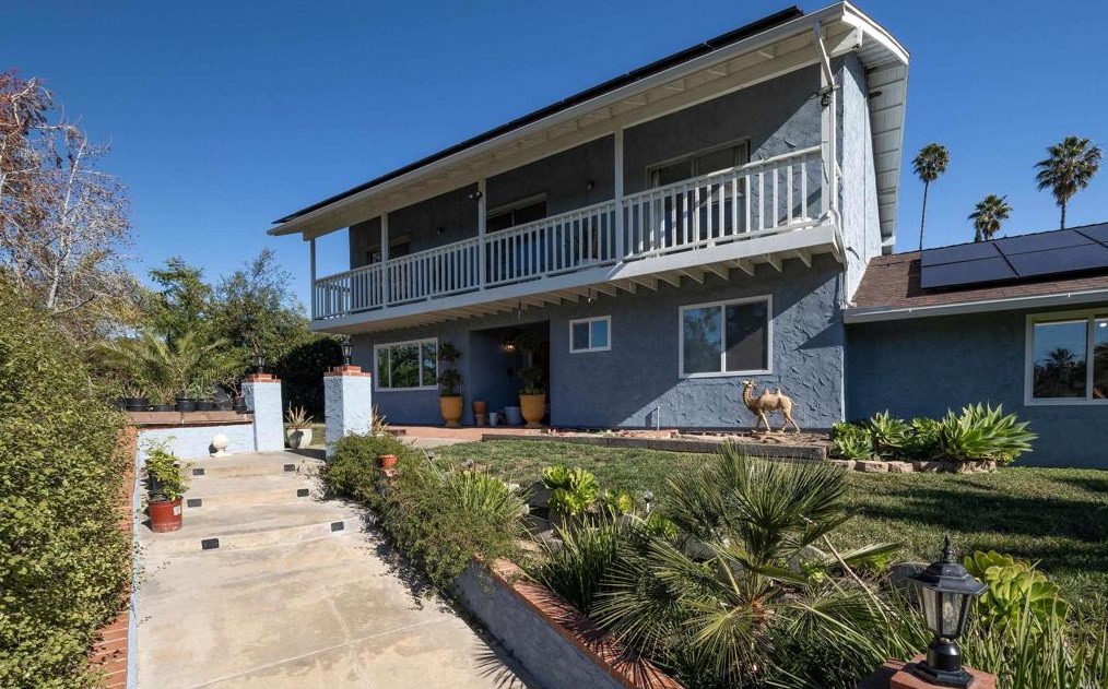 4246 Olive Hill Rd, Fallbrook CA  92028-9440 exterior