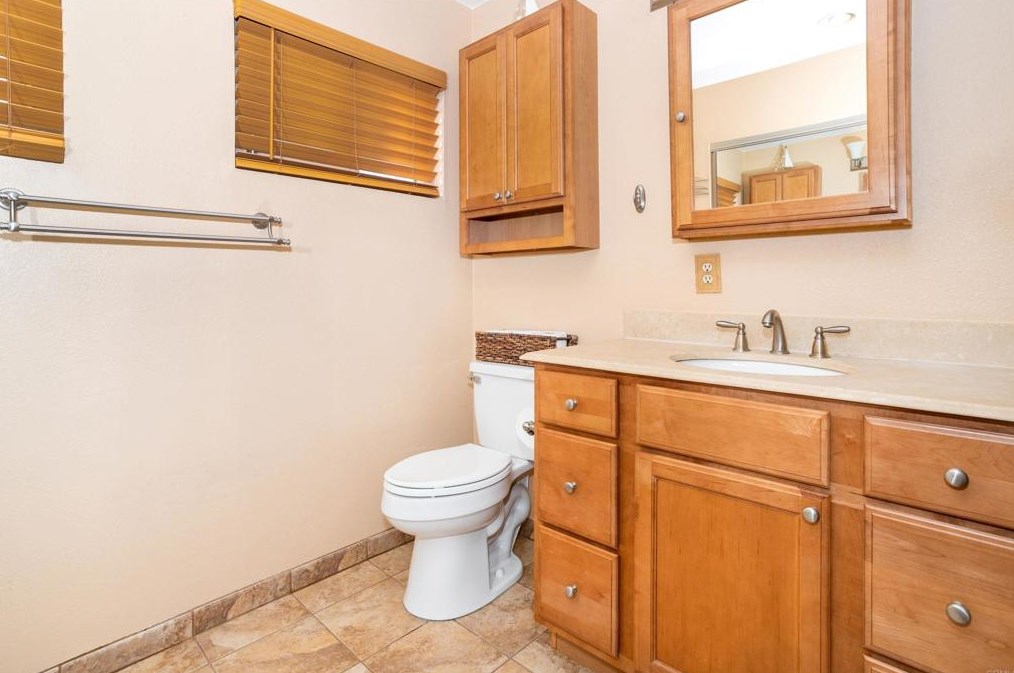 709 Daisy St, Escondido CA  92027-2140 exterior