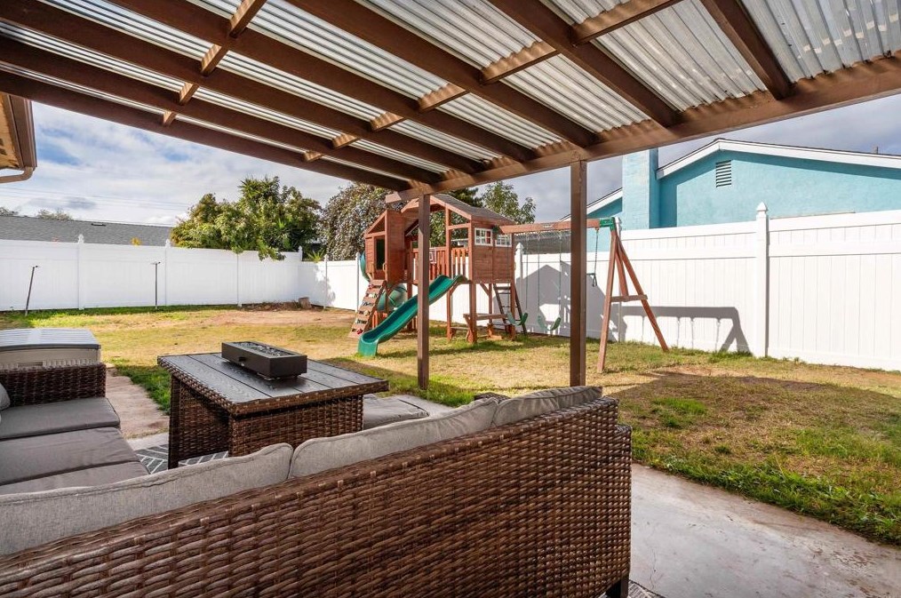 709 Daisy St, Escondido CA  92027-2140 exterior