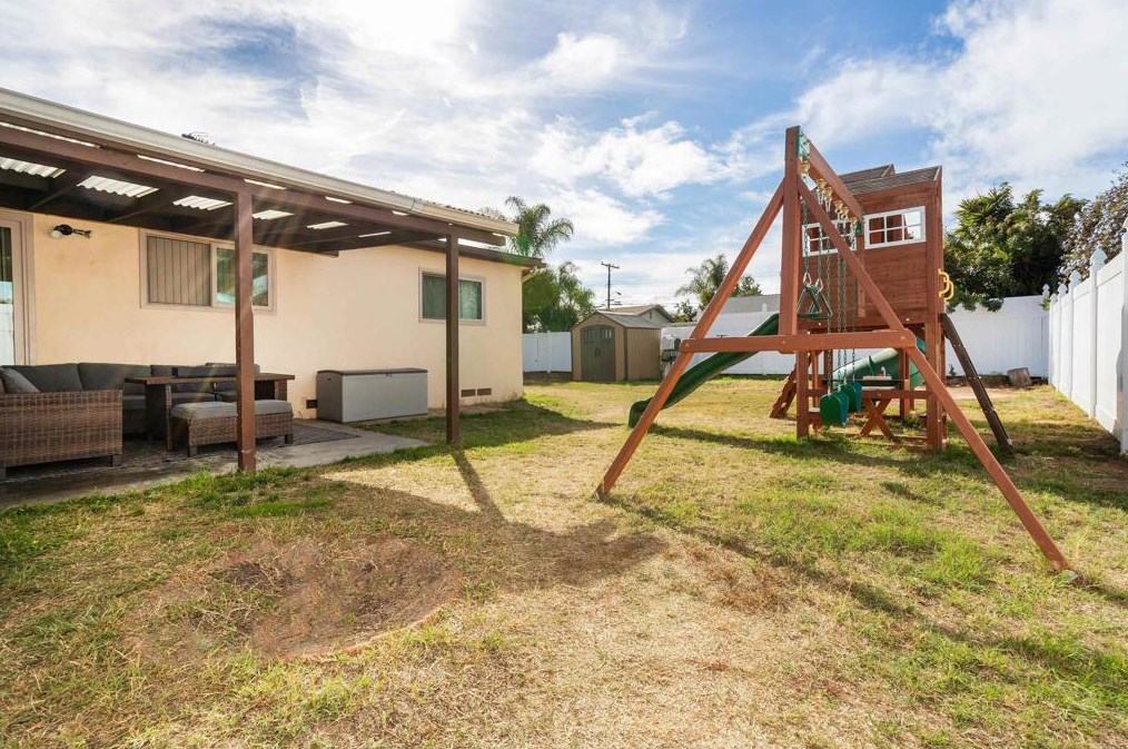 709 Daisy St, Escondido CA  92027-2140 exterior