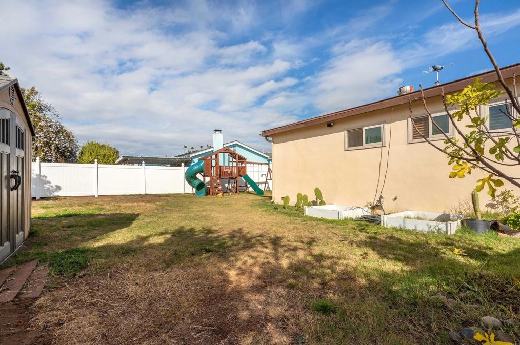 709 Daisy St, Escondido CA  92027-2140 exterior