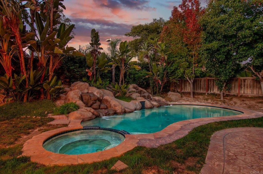 813 Calle Lagasca, Chula Vista CA  91910-8039 exterior