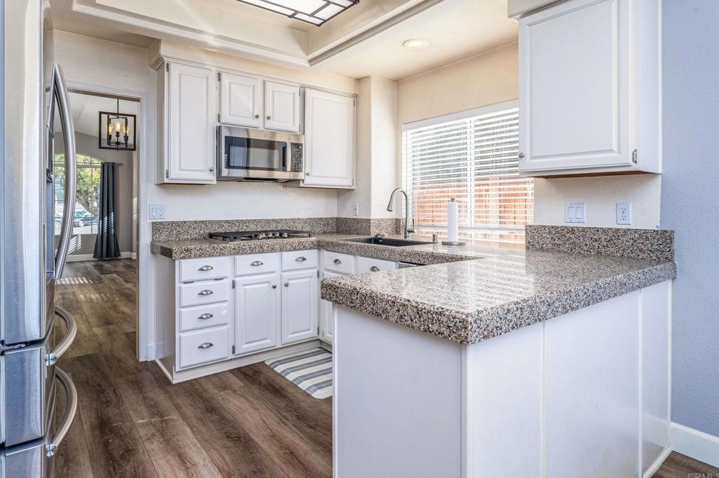 1325 Linsay Pl, Escondido CA  92026-3606 exterior