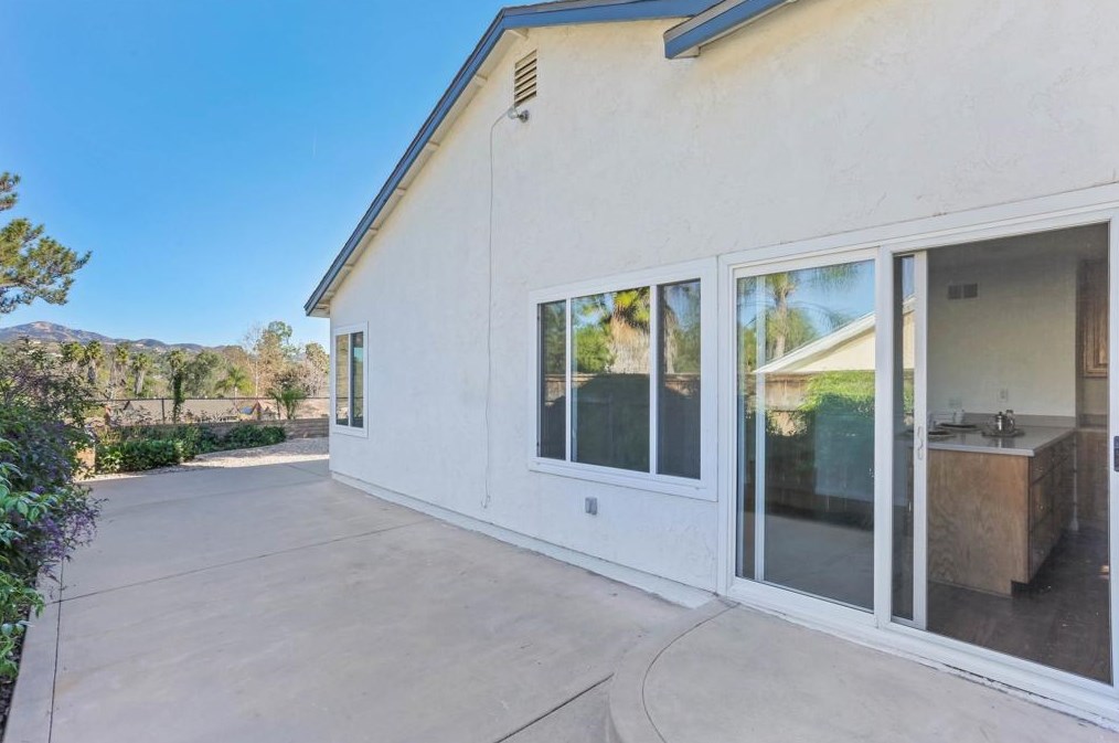 14101 Mazatlan Way, Poway CA  92064-3939 exterior