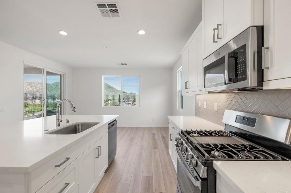 5384 Viewstone Ct, Hemet CA  92545 exterior