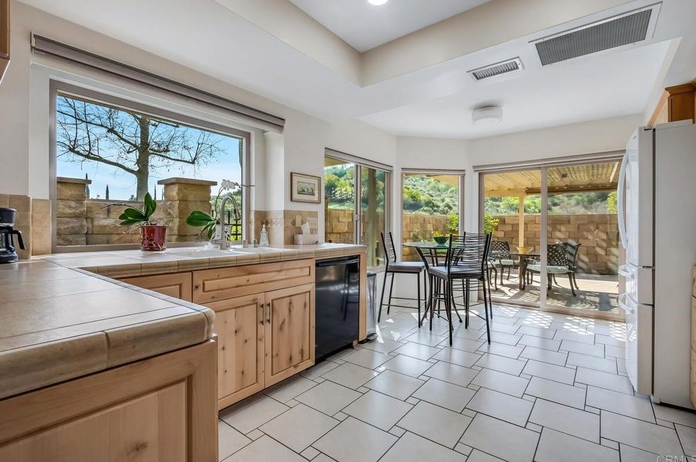 4315 Diegos Ct, Fallbrook CA  92028-9243 exterior