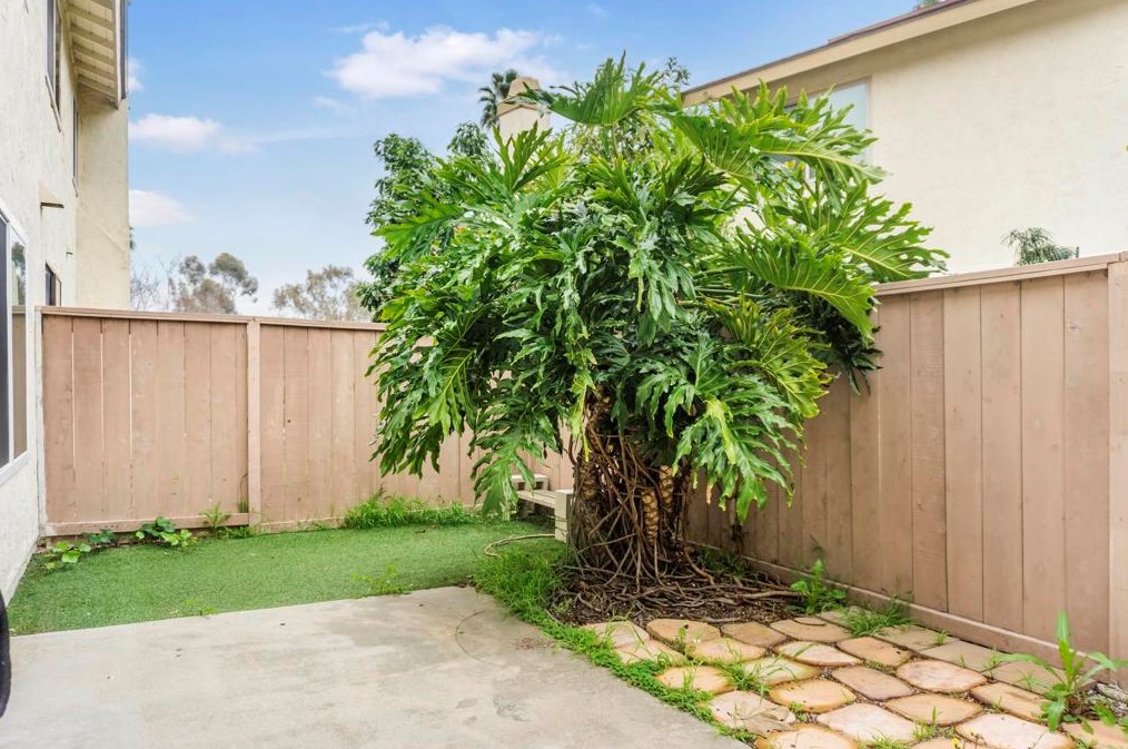 3712 Harvard Dr, Oceanside CA  92056-4101 exterior