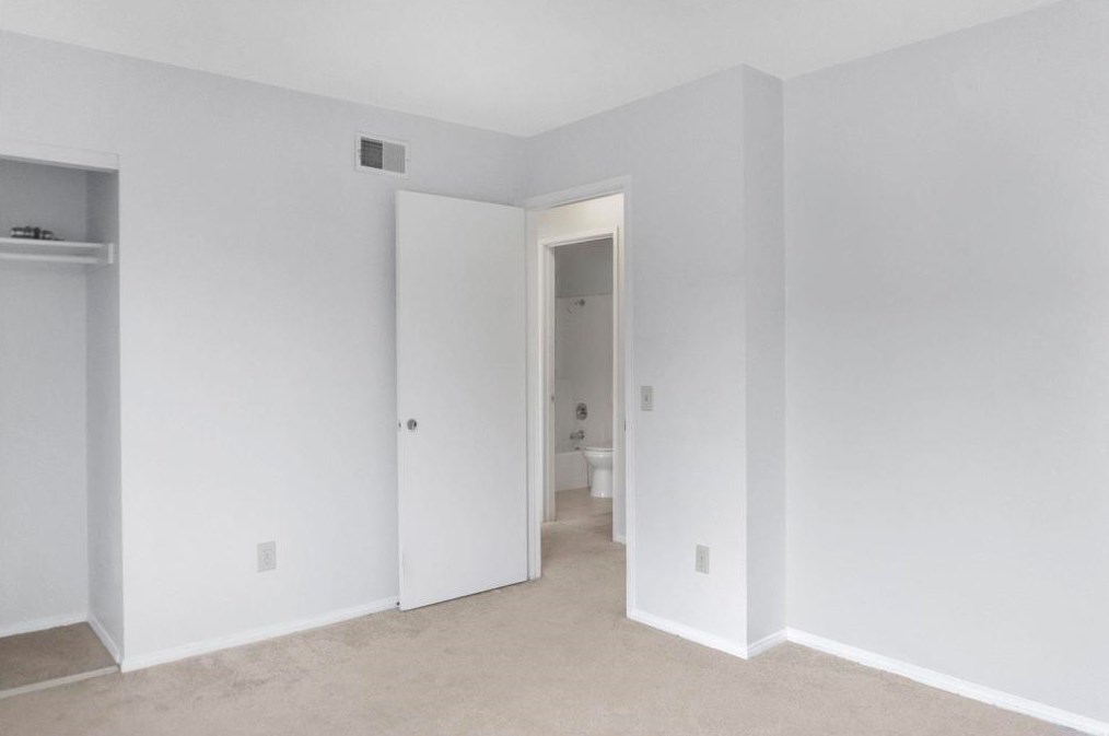 3712 Harvard Dr, Oceanside CA  92056-4101 exterior