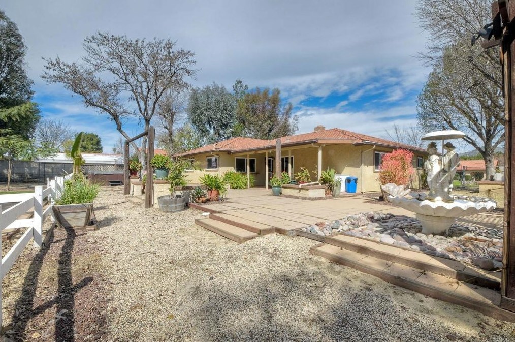 22287 Black Beauty Trl, Wildomar CA  92595-8011 exterior
