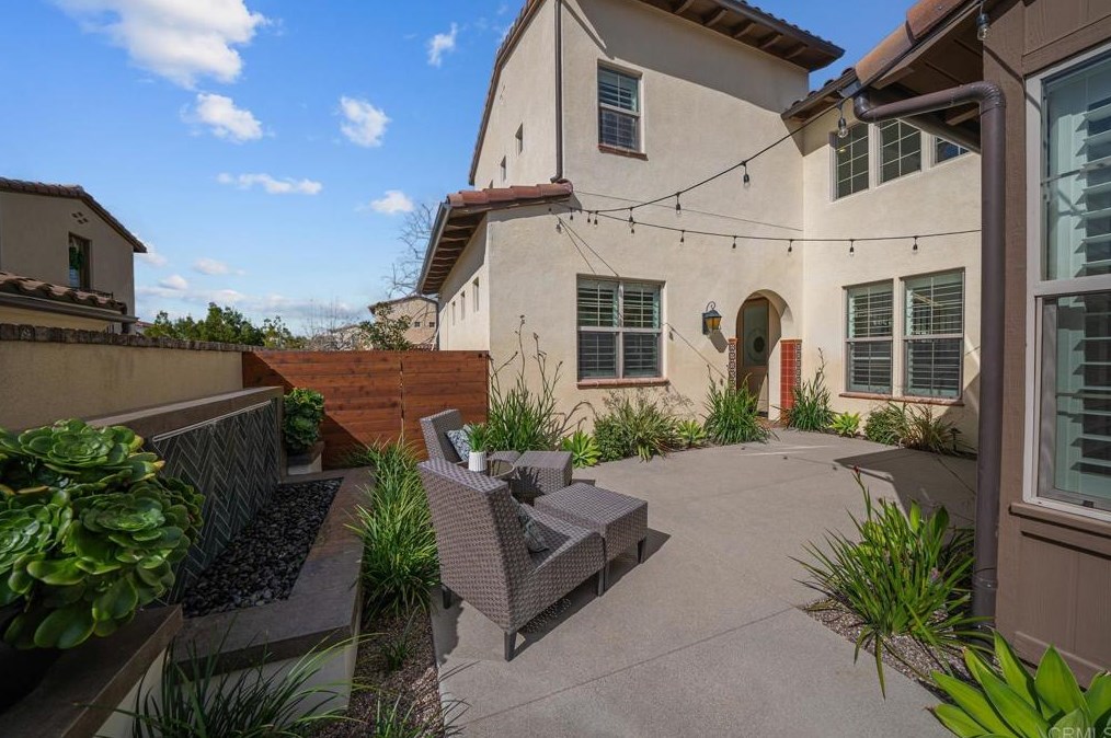 8542 Kristen View Ct, San Diego CA  92127-6118 exterior