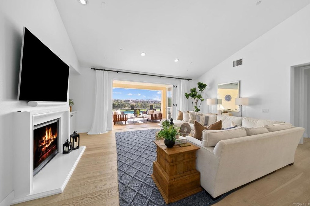 8542 Kristen View Ct, San Diego CA  92127-6118 exterior