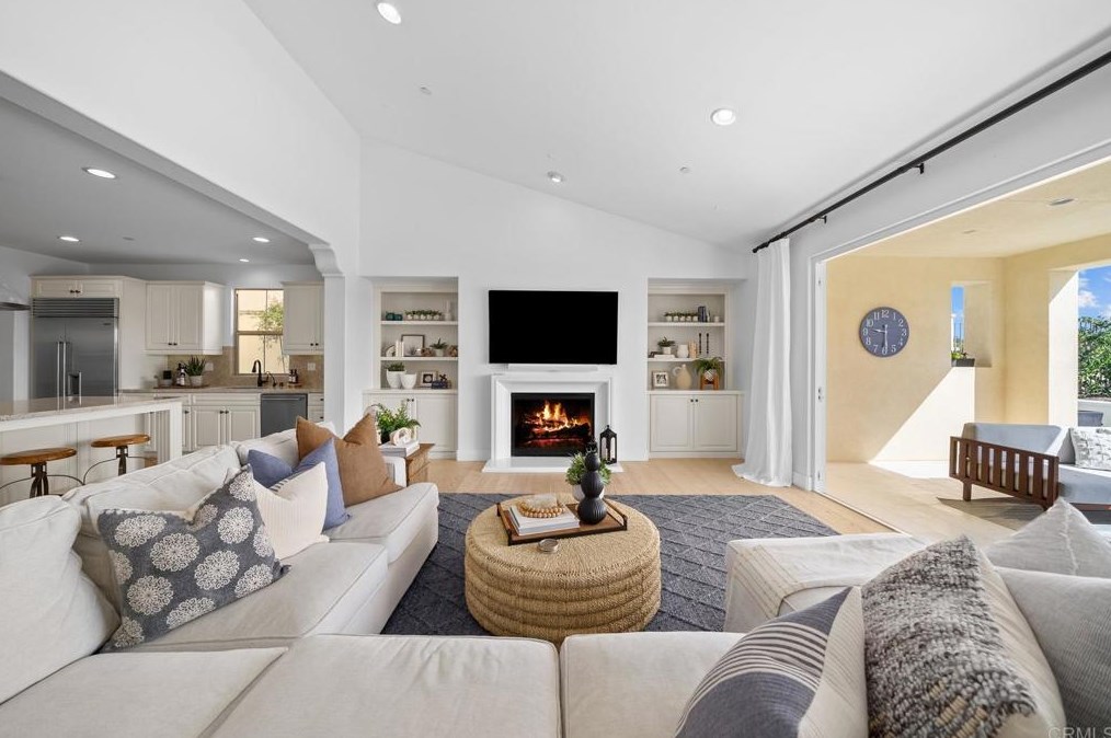 8542 Kristen View Ct, San Diego CA  92127-6118 exterior