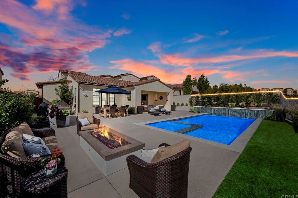 8542 Kristen View Ct, San Diego CA  92127-6118 exterior