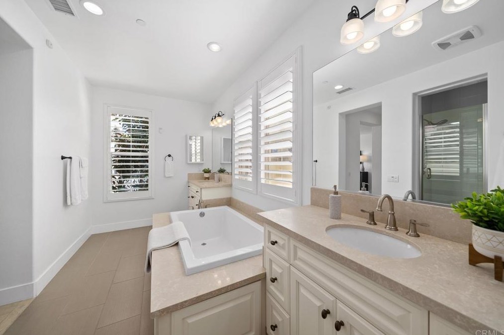 8542 Kristen View Ct, San Diego CA  92127-6118 exterior